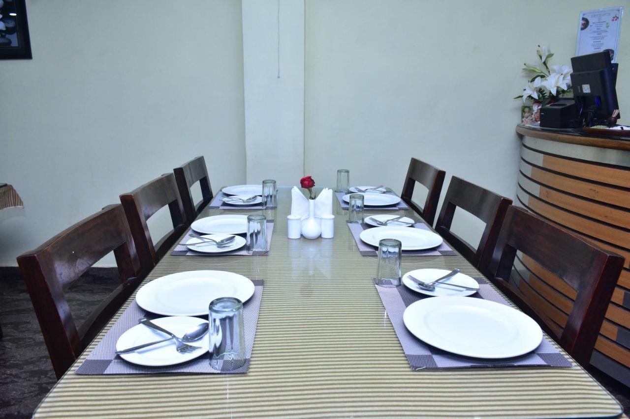 Hotel Mid East Haridaspur Exterior foto